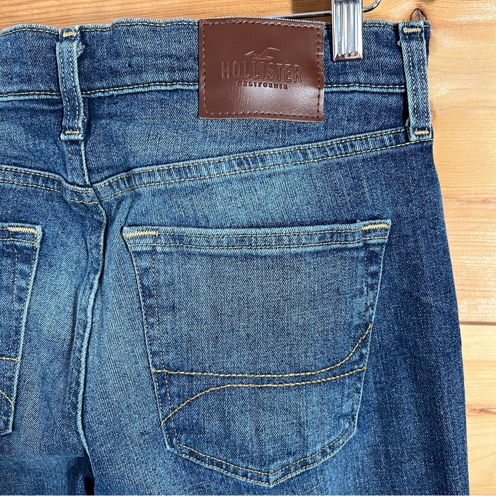 Hollister Men's “Epic Flex” Blue Denim Bootcut Jeans Classic 5Pocket GQ